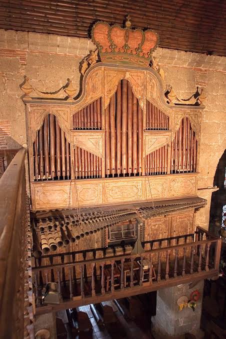 The 1824 Las Piñas Bamboo Organ, an antique pipe organ built almost entirely from bamboo
